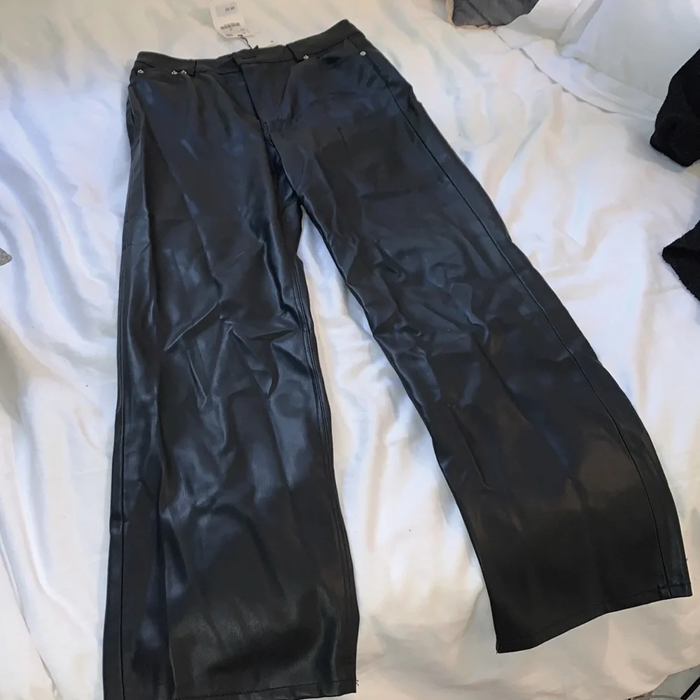 Zara Faux The 90’s Leather Pant, Brand New w/ Tag - Picture 4 of 5
